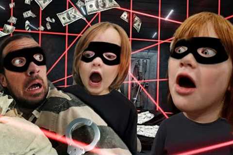 BABY ROBBER FAMiLY!! Adley & Niko steal money from the Brookhaven Bank & Adopt a pet family ..